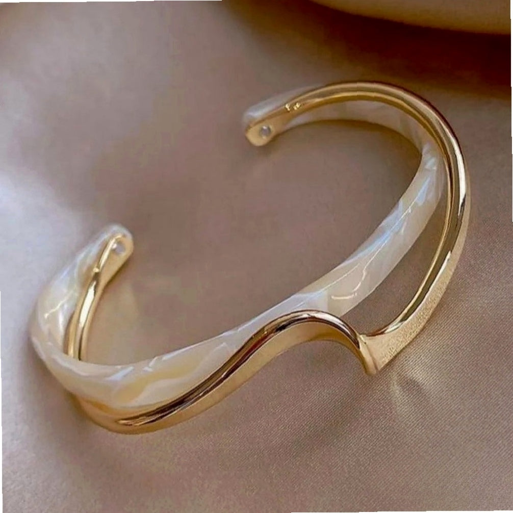 Elegant Golden Bracelet with White Opal